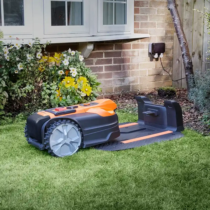LawnMaster OcuMow® AMD18i-500 | MX 24V Auto Charging Vision Robotic Lawnmower with App